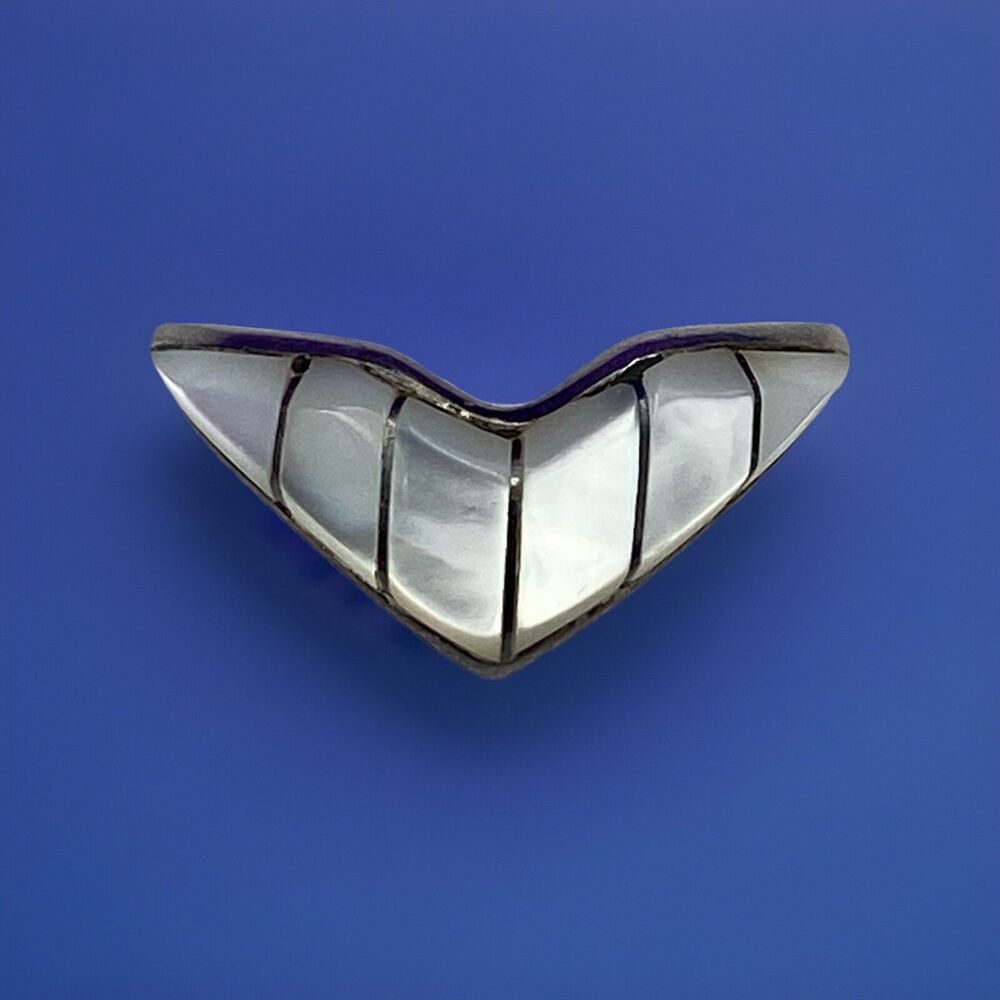 Zuni V Shaped Sterling Silver Mother of Pearl Inlay Ring Size 6.25